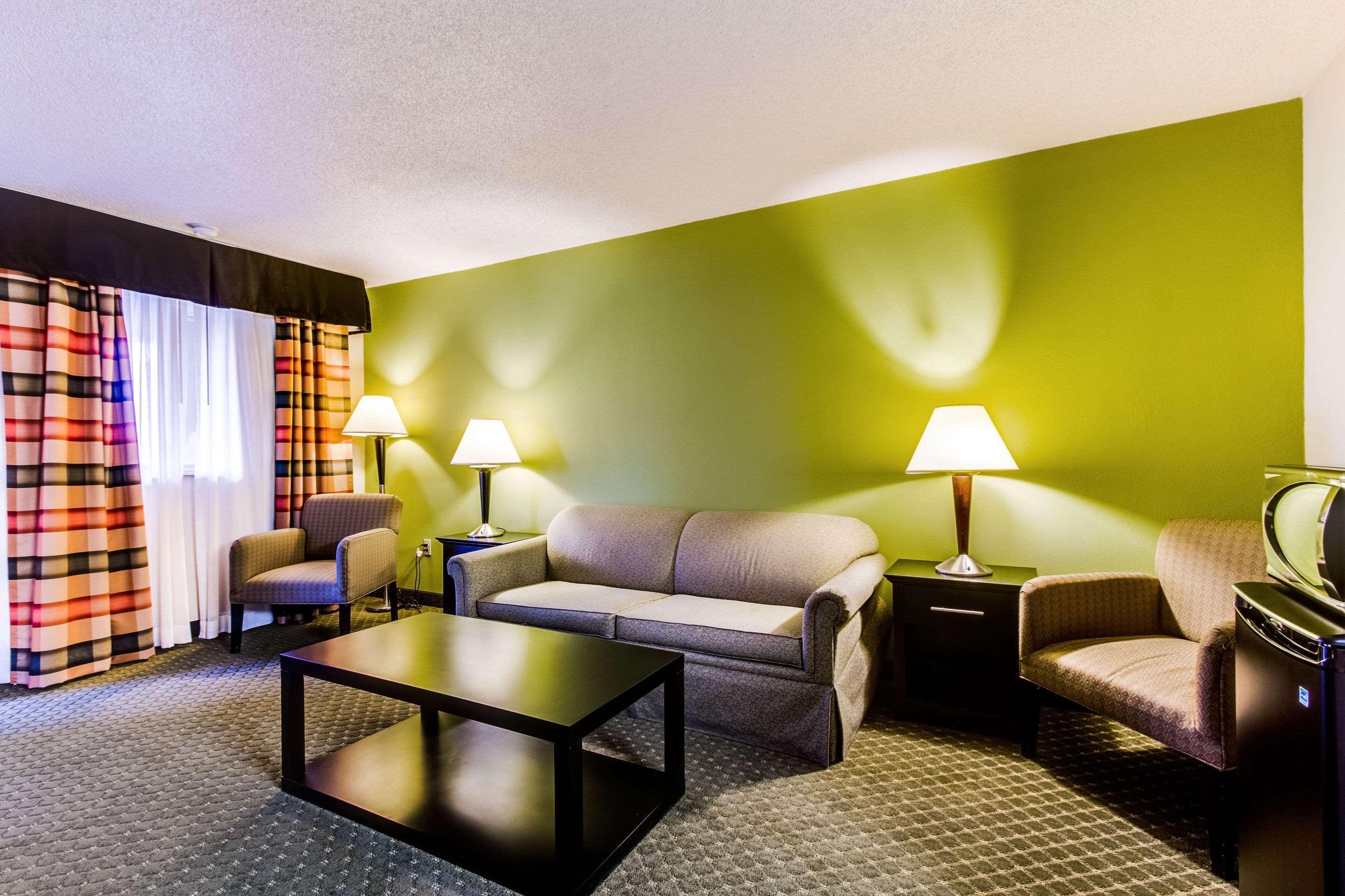 Quality Inn & Suites Moline - Quad Cities Εξωτερικό φωτογραφία