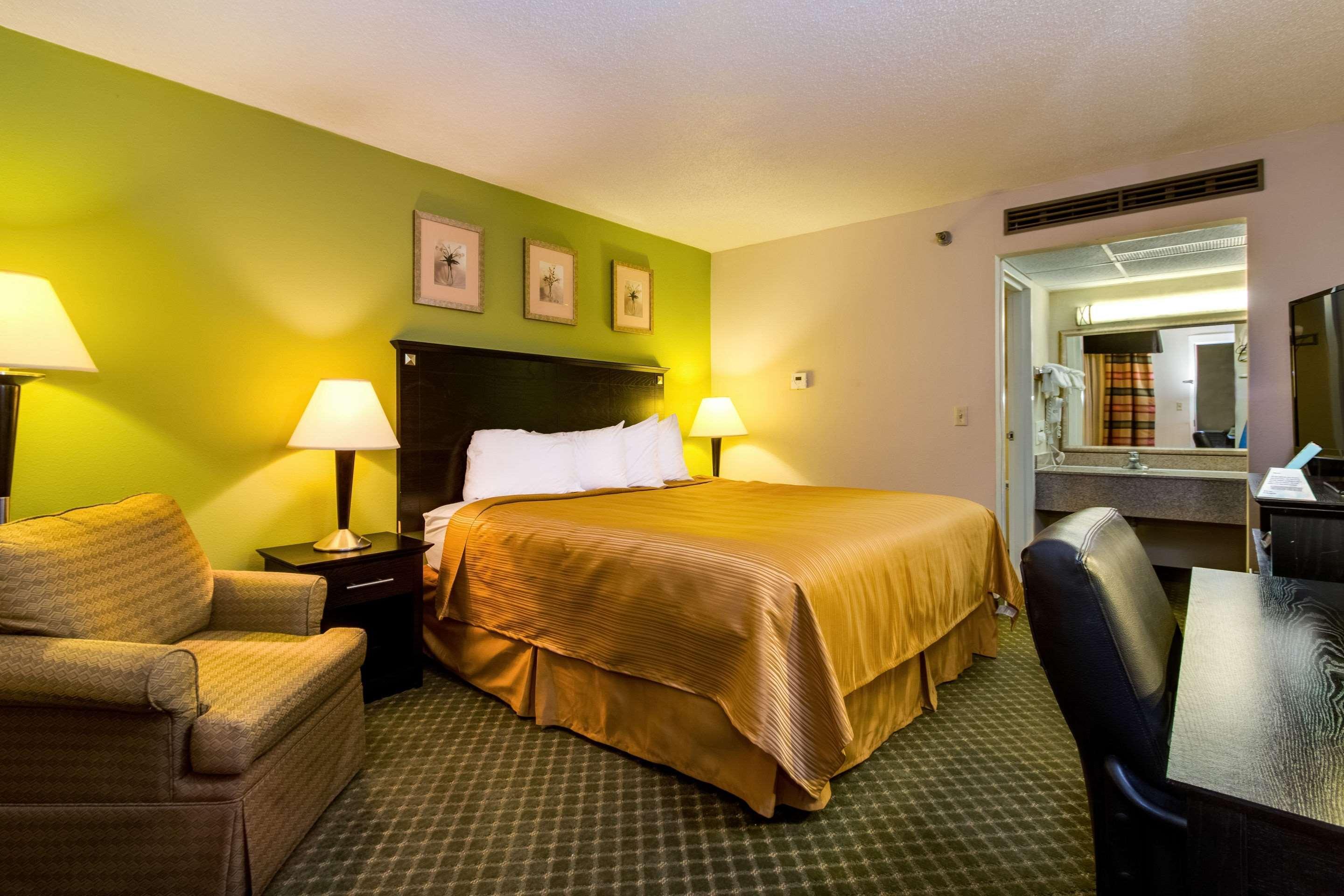 Quality Inn & Suites Moline - Quad Cities Εξωτερικό φωτογραφία