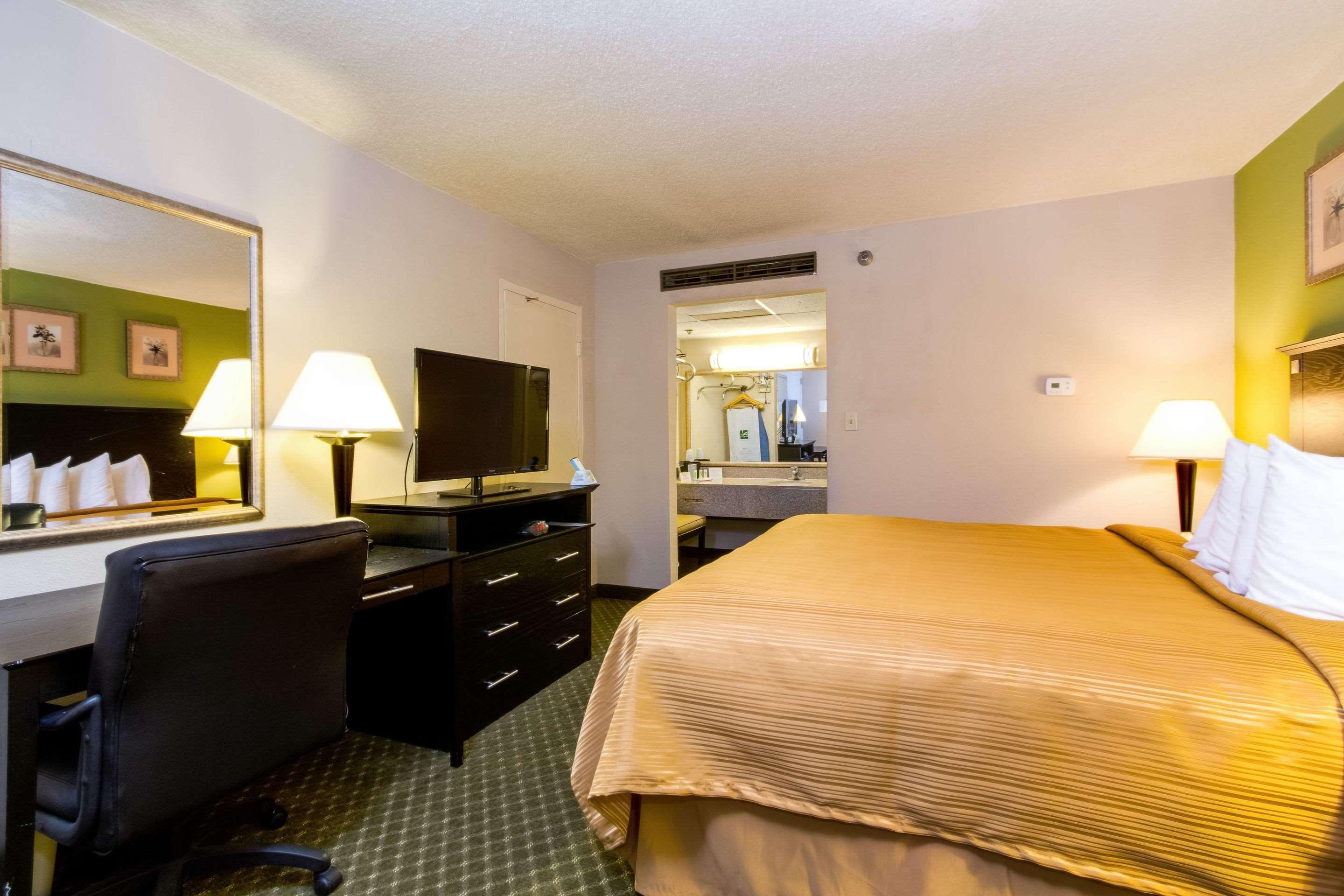 Quality Inn & Suites Moline - Quad Cities Εξωτερικό φωτογραφία