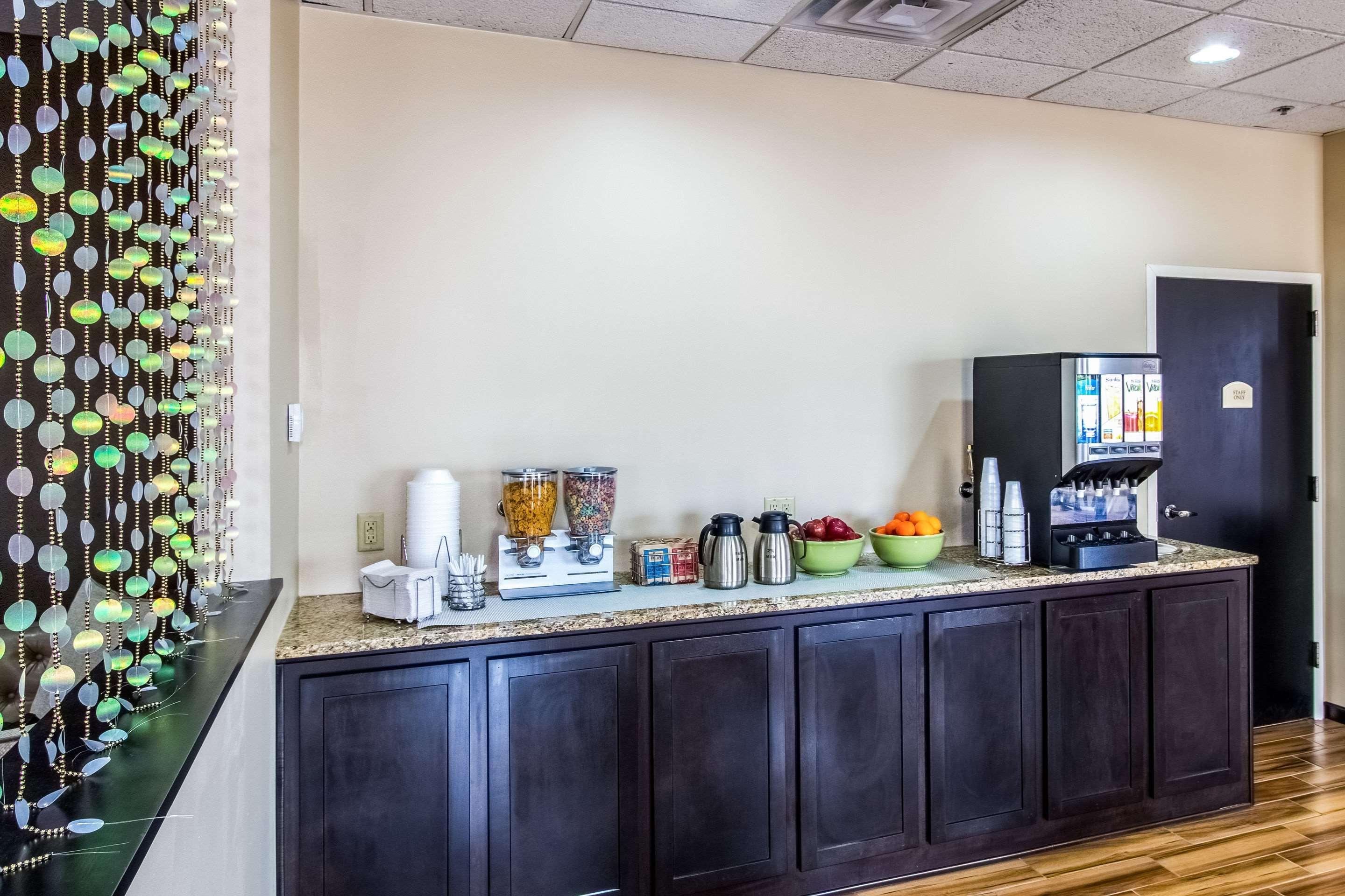 Quality Inn & Suites Moline - Quad Cities Εξωτερικό φωτογραφία