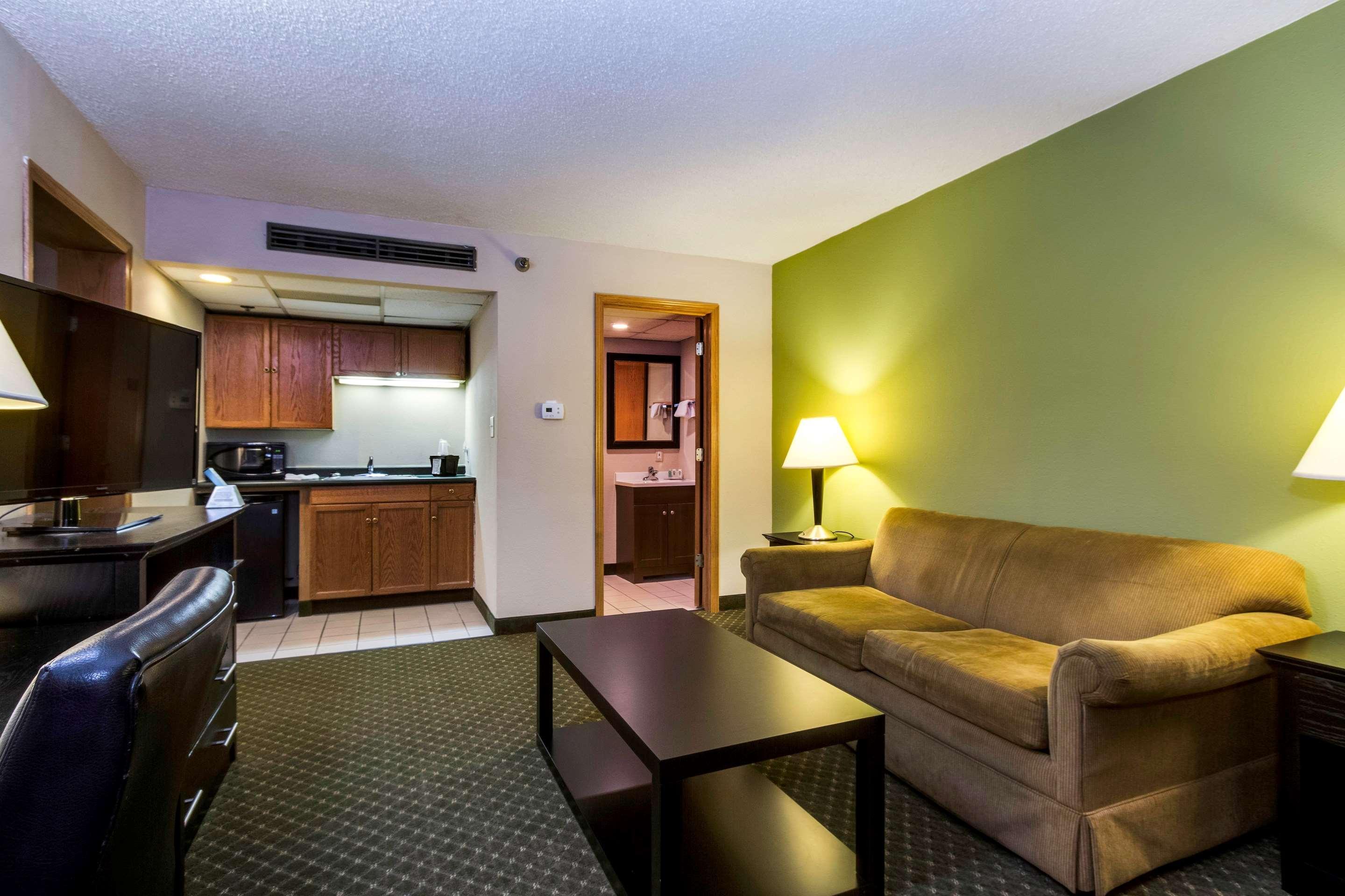 Quality Inn & Suites Moline - Quad Cities Εξωτερικό φωτογραφία