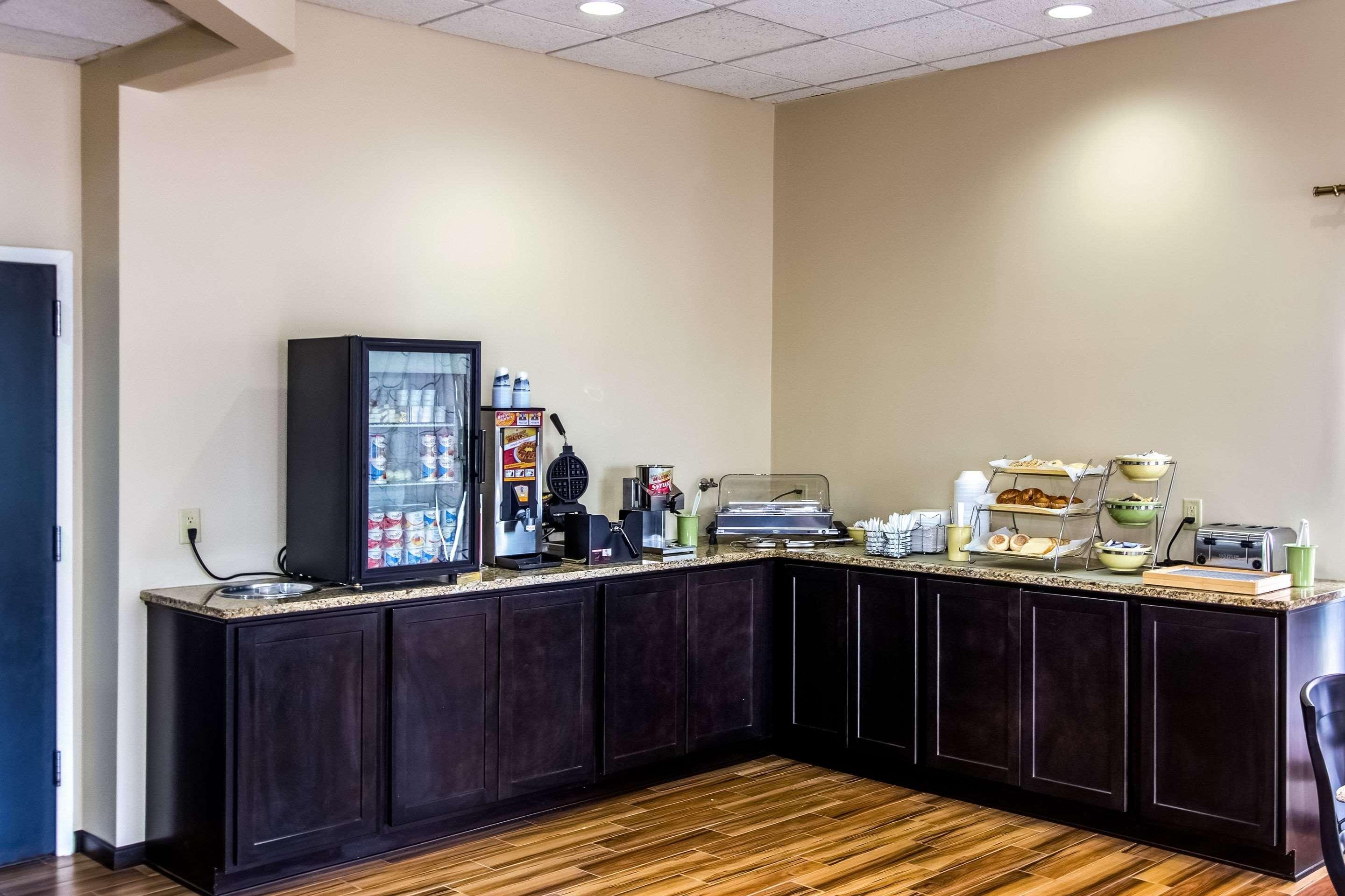 Quality Inn & Suites Moline - Quad Cities Εξωτερικό φωτογραφία