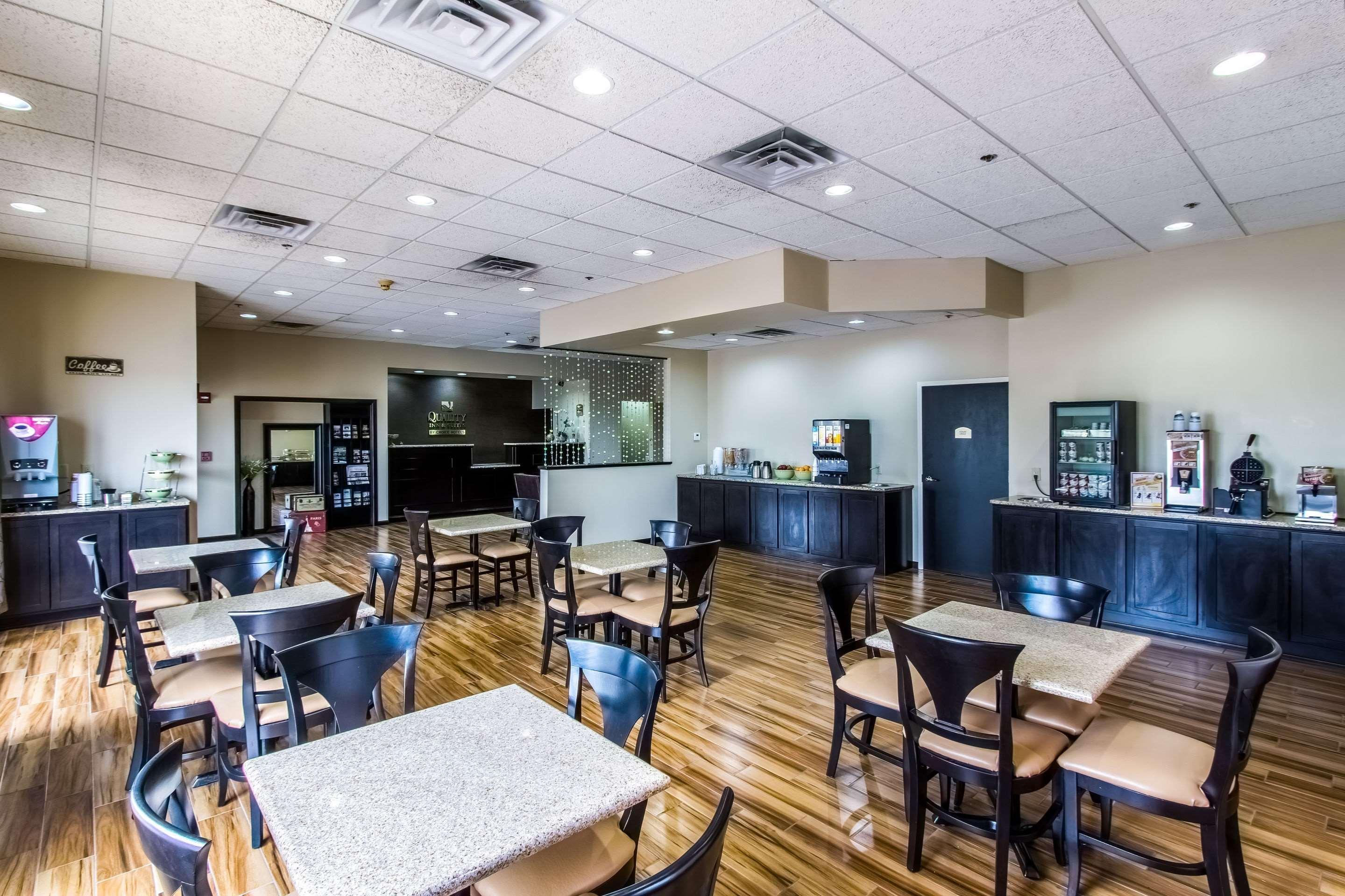 Quality Inn & Suites Moline - Quad Cities Εξωτερικό φωτογραφία