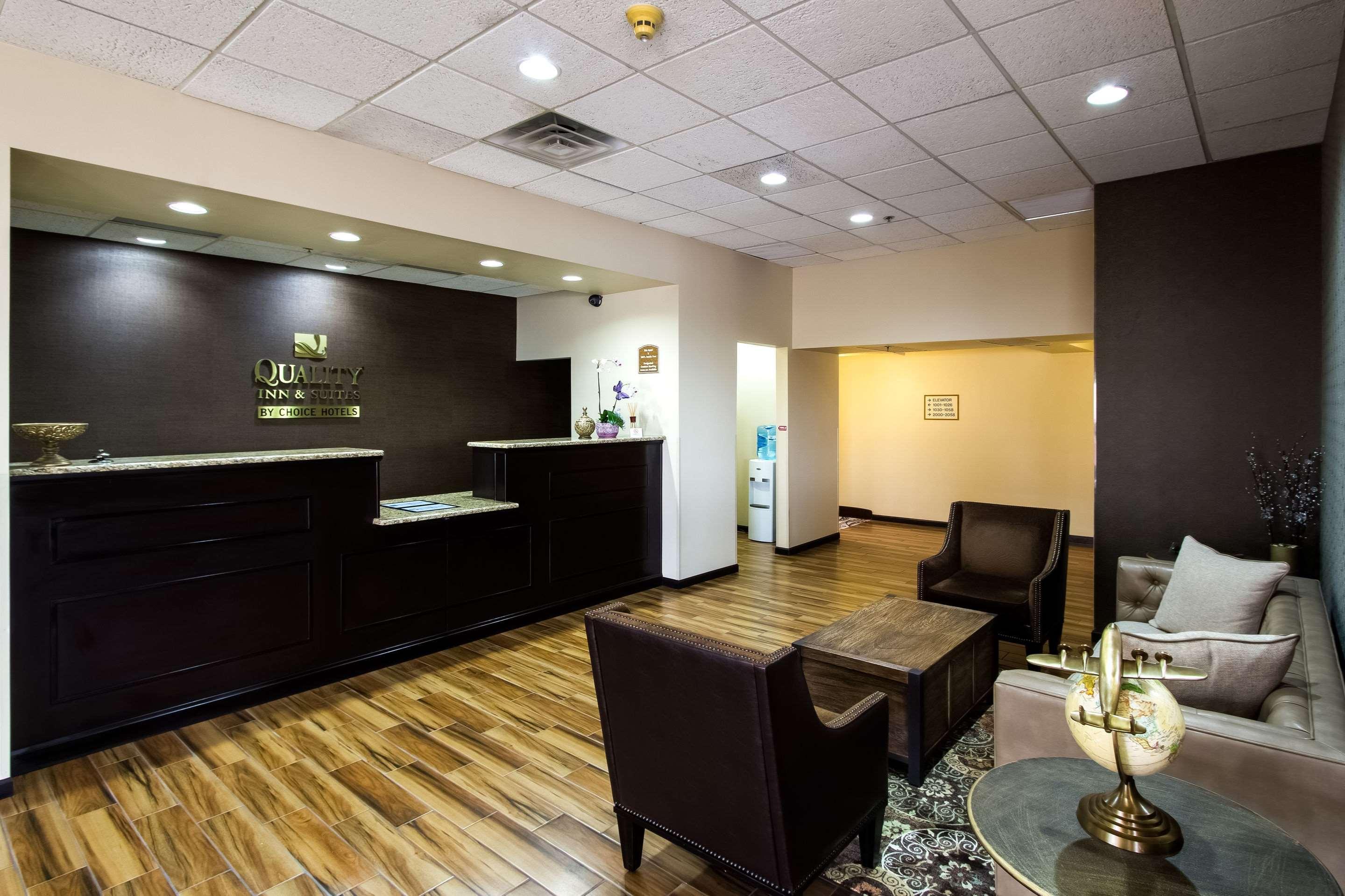 Quality Inn & Suites Moline - Quad Cities Εξωτερικό φωτογραφία