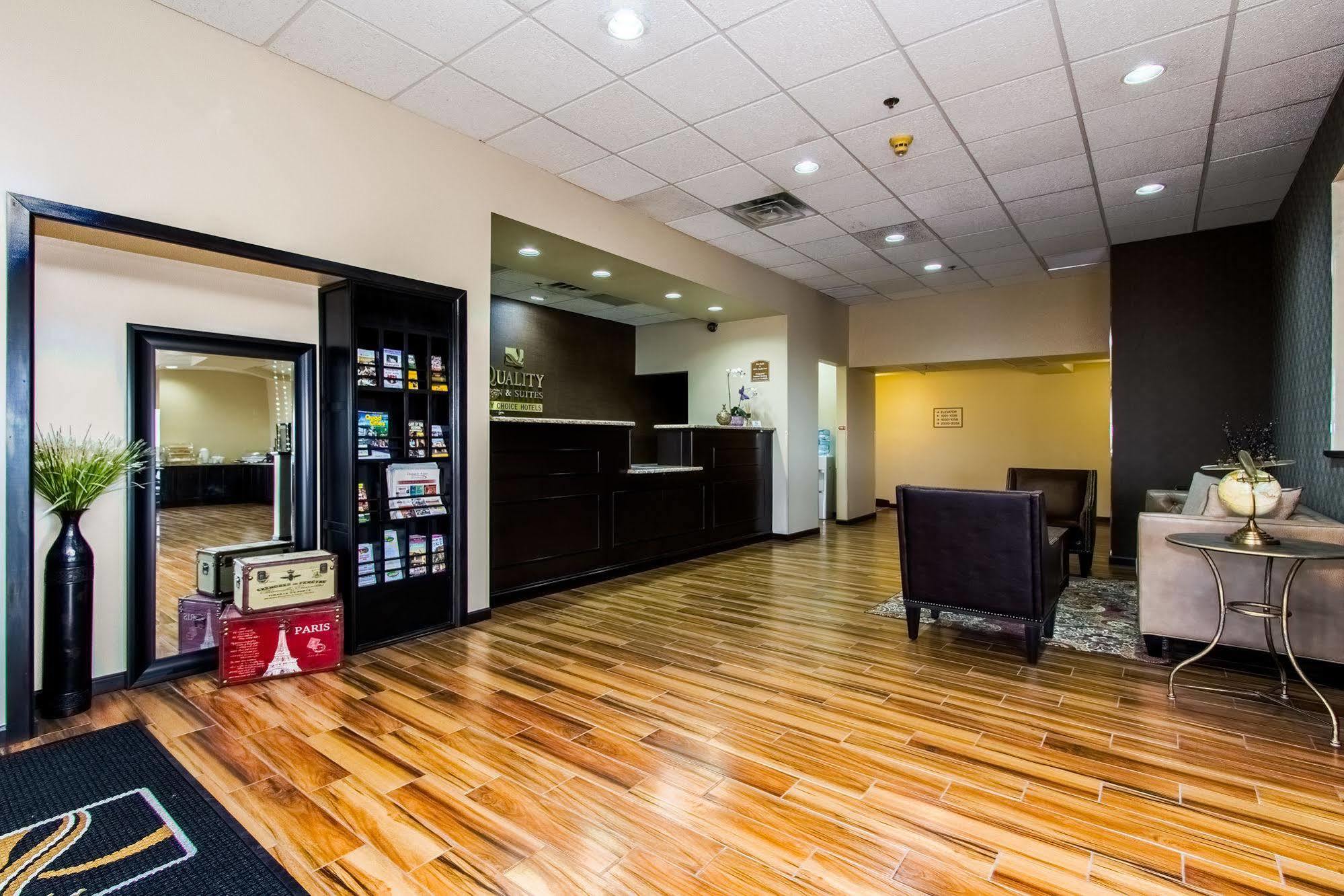 Quality Inn & Suites Moline - Quad Cities Εξωτερικό φωτογραφία