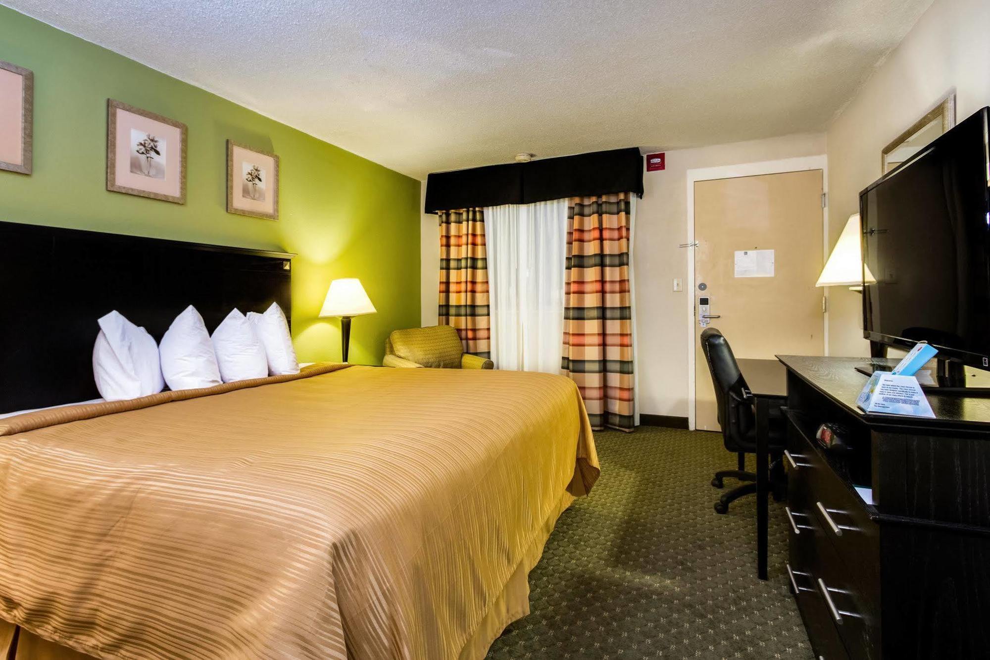 Quality Inn & Suites Moline - Quad Cities Εξωτερικό φωτογραφία