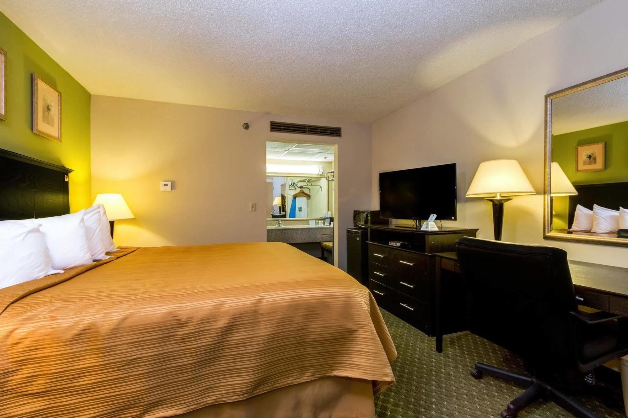 Quality Inn & Suites Moline - Quad Cities Εξωτερικό φωτογραφία